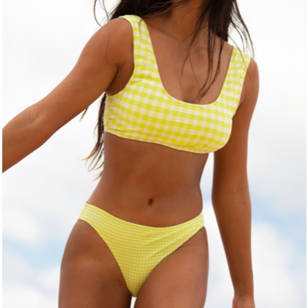 Roxy yellow sporty bikini